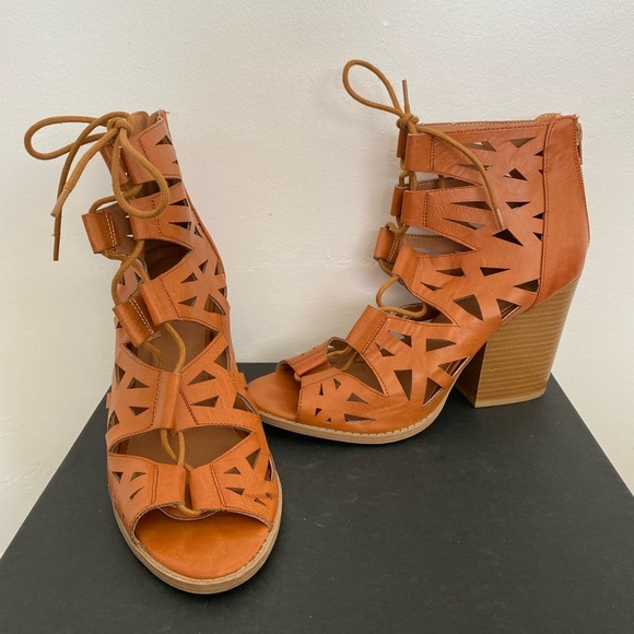 Charlotte Russe Brown Zipper Open Toe Heels - Picture 1 of 5